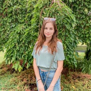 Meet your Posher, Adriana